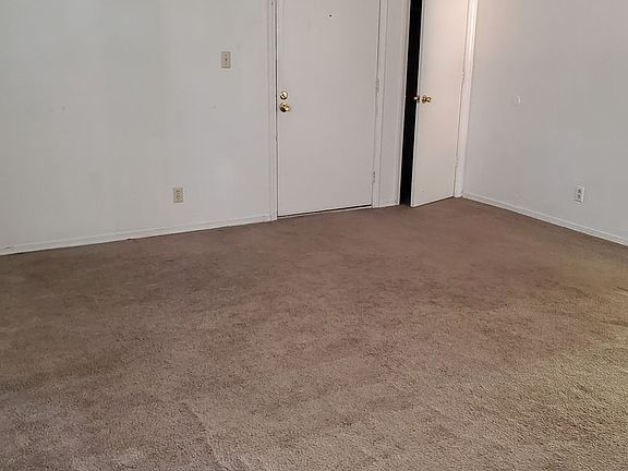 4th image of 740 Demaret Dr #2