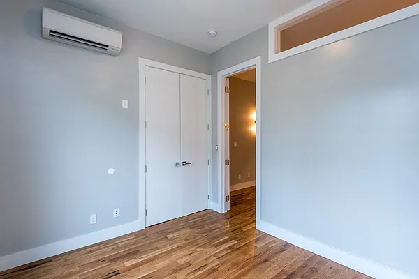 Rented by Nooklyn NYC LLC | media 11