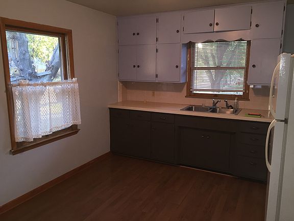 eat in kitchen