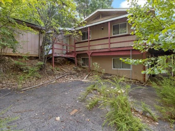 129 Old Shawnee Bend Rd, Sunrise Beach, MO 65079