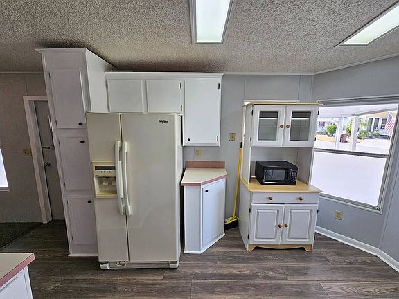 4th image of 268 Lake Huron Dr