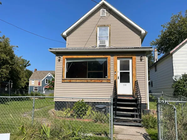 719 E Spruce St, Sault Sainte Marie, MI 49783