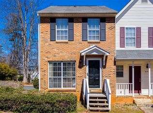 6374 Windsor Gate Ln, Charlotte, NC 28215