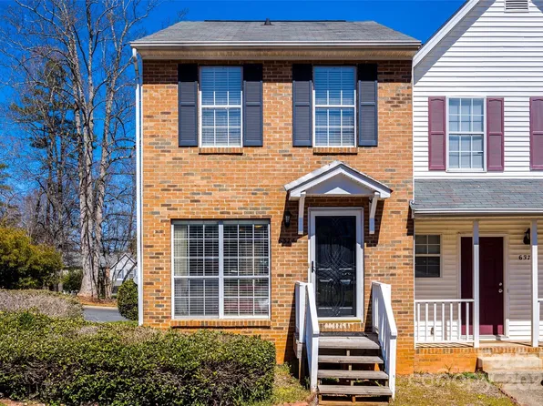 6374 Windsor Gate Ln, Charlotte, NC 28215