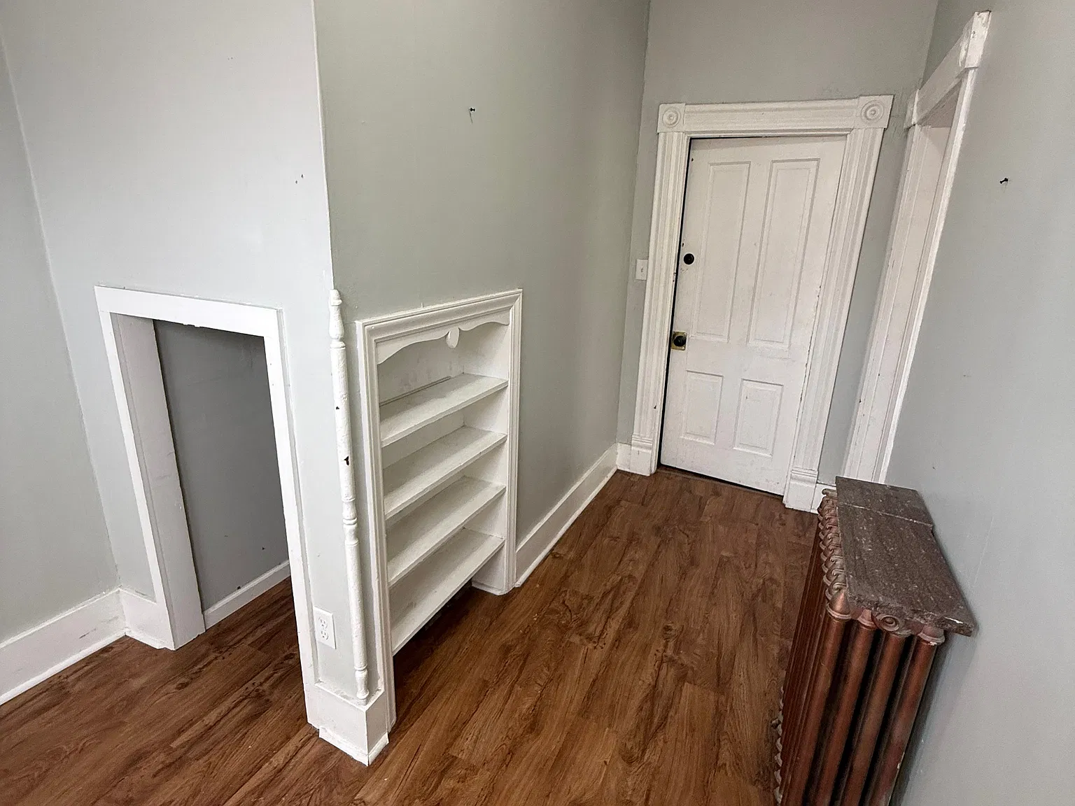 1 bed, 1.0 bath, $875 — Photo 2