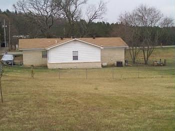 2nd image of 1292 E Camp St