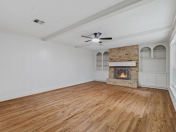 3rd image of 8122 Oak Moss Dr
