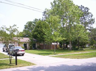 907 Lorena Rd, Lutz, FL 33548