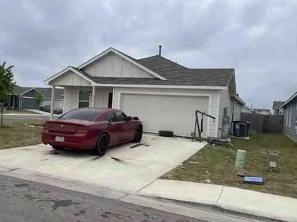 2223 Cyclone Dr, Lockhart, TX 78644