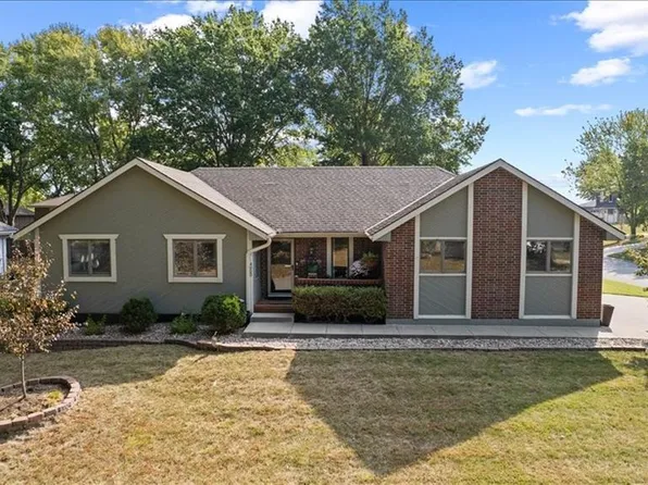 4000 SW 9th St, Blue Springs, MO 64015