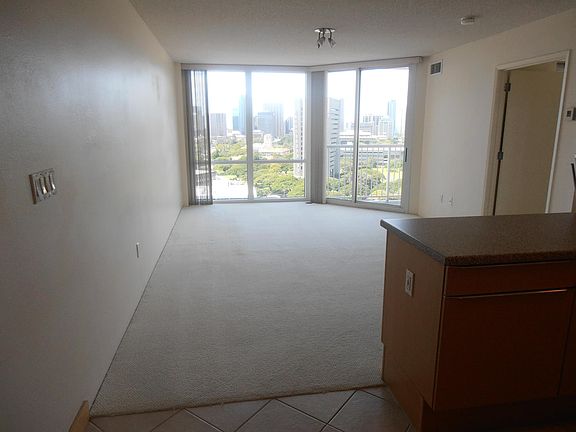 4th image of 801 S King St Floor 19