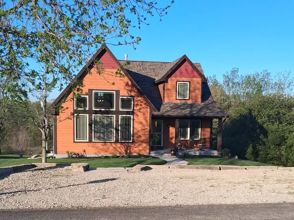 308 E Flint Hills Dr, Alma, KS 66401