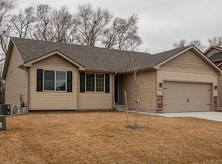 5844 NW 52nd St, Johnston, IA 50131