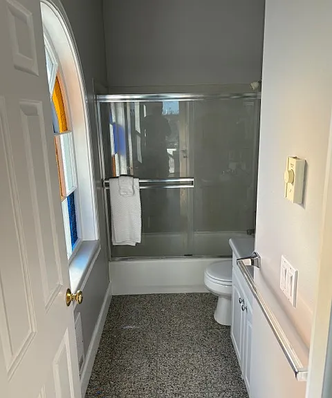 Full bathroom.