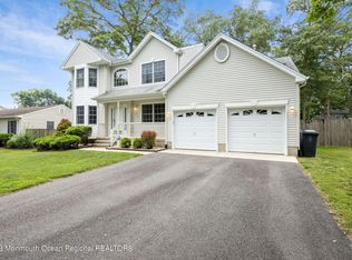 219 Compass Rd, Manahawkin, NJ 08050