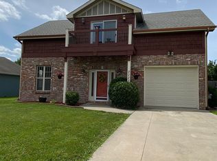 7111 SW Wheatfield Ln, Topeka, KS 66619