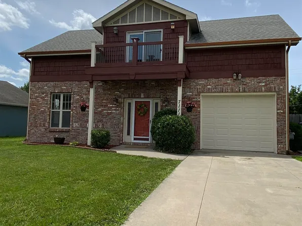 7111 SW Wheatfield Ln, Topeka, KS 66619