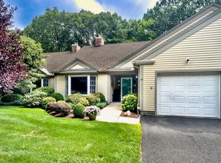39 Tabor Xing, Longmeadow, MA 01106