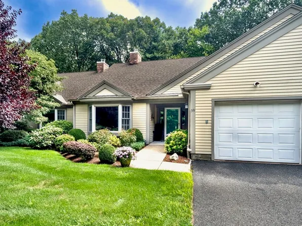 39 Tabor Xing, Longmeadow, MA 01106