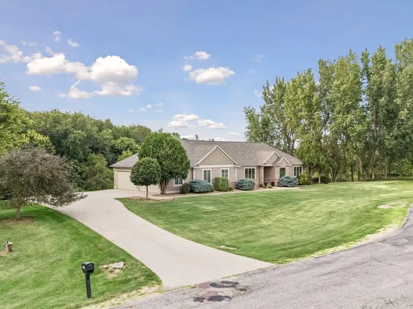 1057 Ridge Crest Ln NW, Rochester, MN 55901