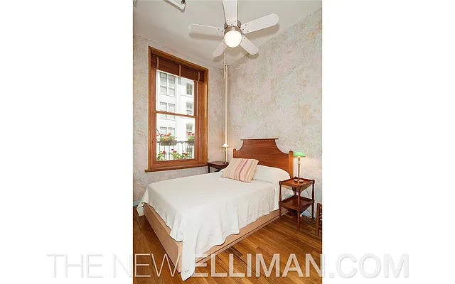 Sold by Douglas Elliman | media 18