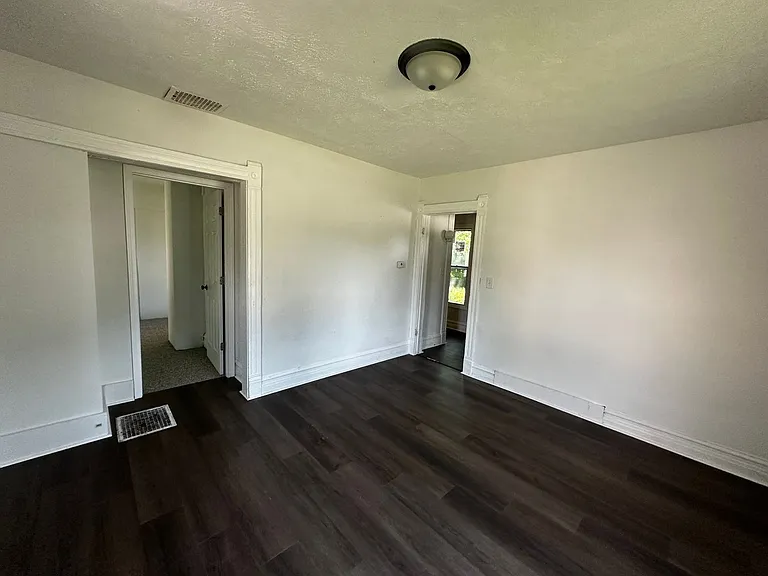 723 Shirland Ave — Photo 15