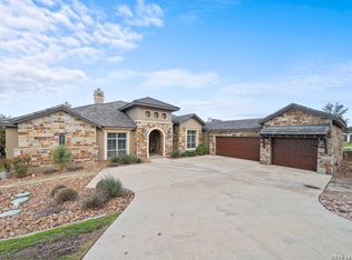 538 Oak Shores Drive, Canyon Lake, TX 78133