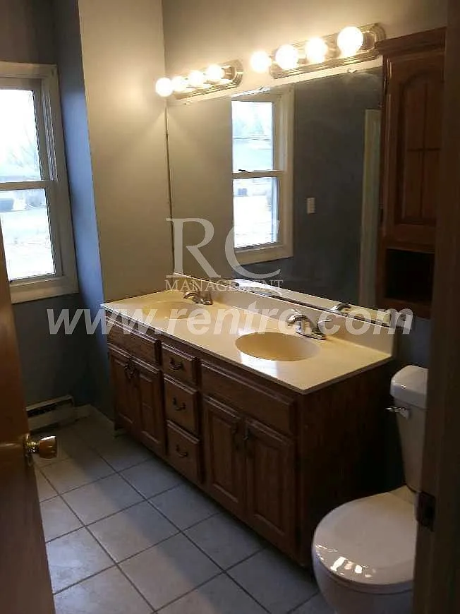4 bed, 1.5 bath, 1680 sqft, $1,195 — Photo 4