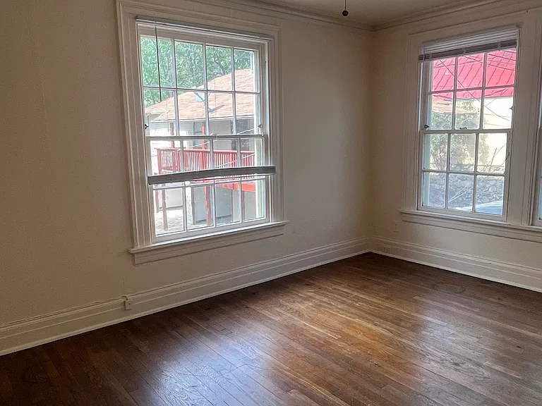 208 E 31st St #1 — Photo 19