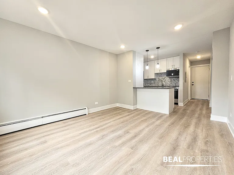 555 W Stratford Place — Photo 19