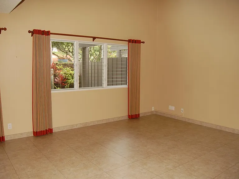 559 Keolu Dr — Photo 6