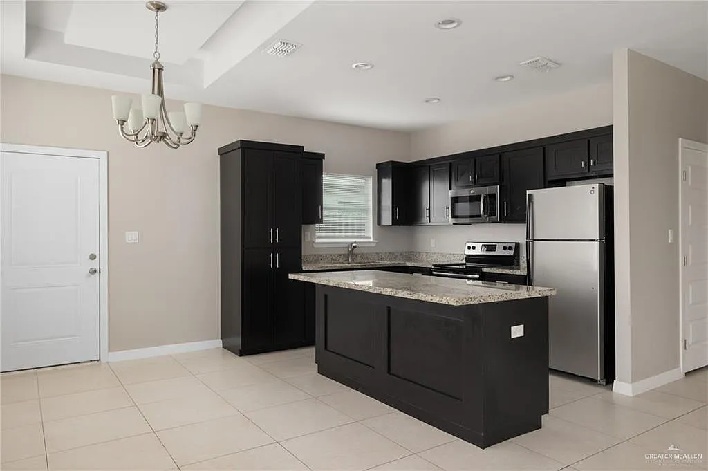 2 bed, 2.0 bath, 1030 sqft, $1,150 — Photo 3