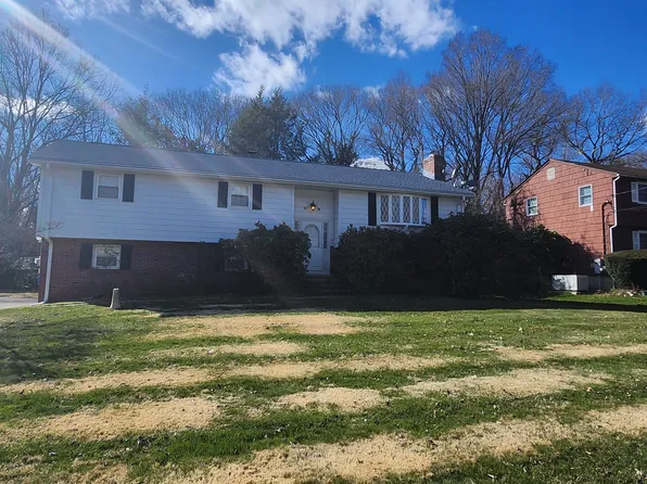 155 Braeside Drive, Hamden, CT 06514