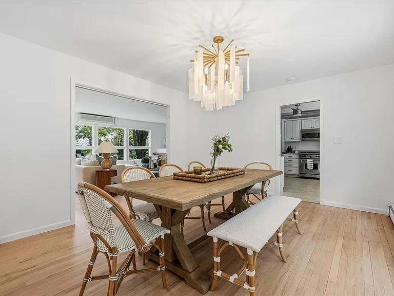 19 Peconic Ave — Photo 7