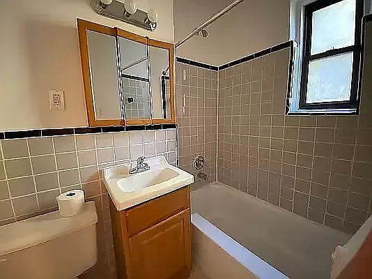 Rented by Contact Realty | media 11