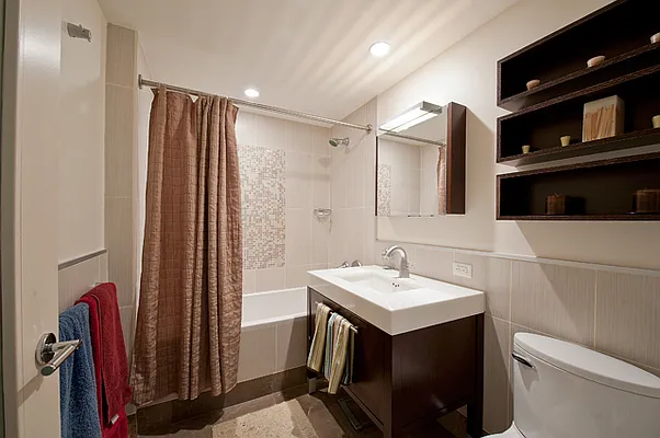 Rented by CORE | media 7