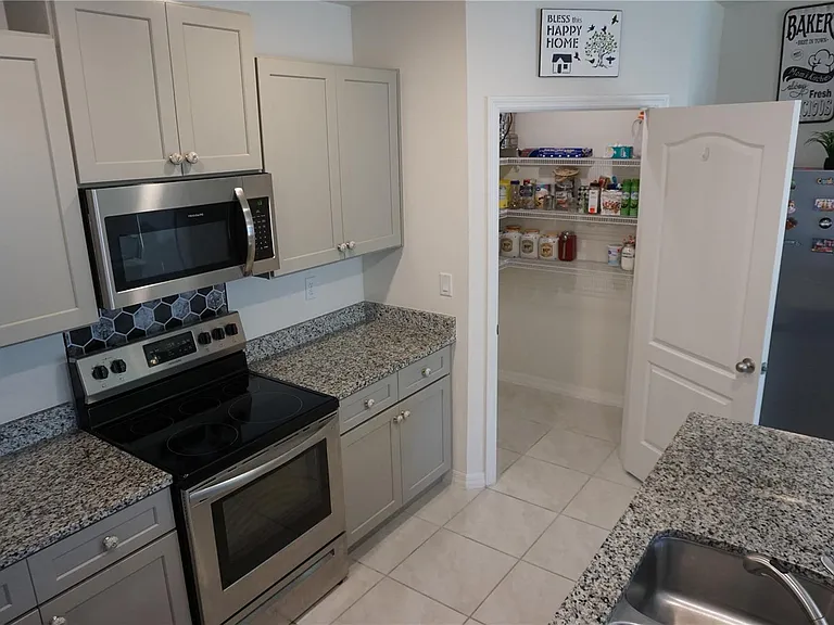 376 Tanglewood Dr — Photo 12
