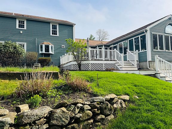 4th image of 10 Parker Dr