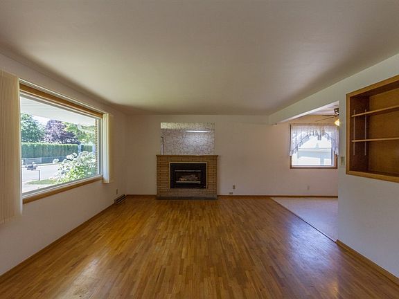 4th image of 13721 E 17th Ave