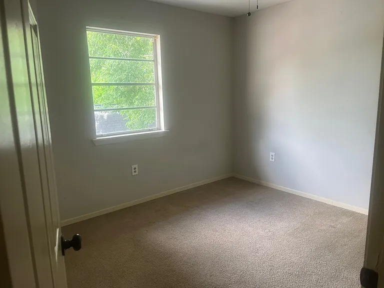 15931A Woodlawn Acres Ave — Photo 9