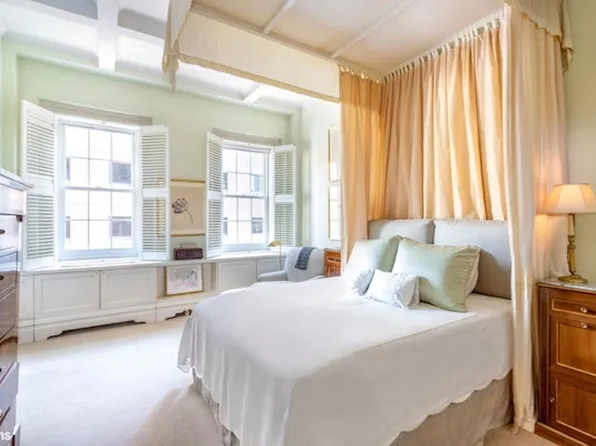 829 Park Avenue image 8 of 16