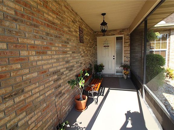 3rd image of 2067 Kelso Ave