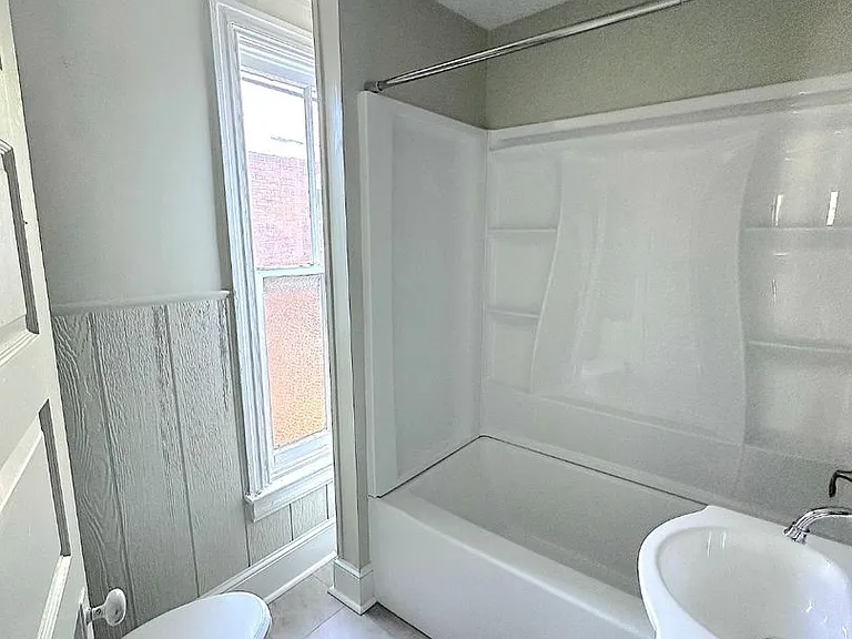 143 Stevens Ave — Photo 5