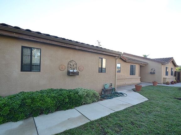 2nd image of 2933 Oak Hill Dr