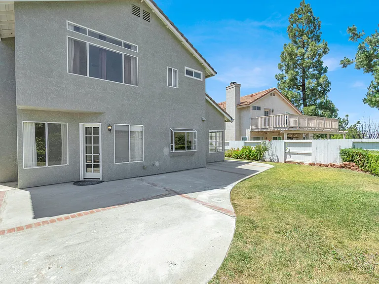 1741 Sugar Pine Dr — Photo 4