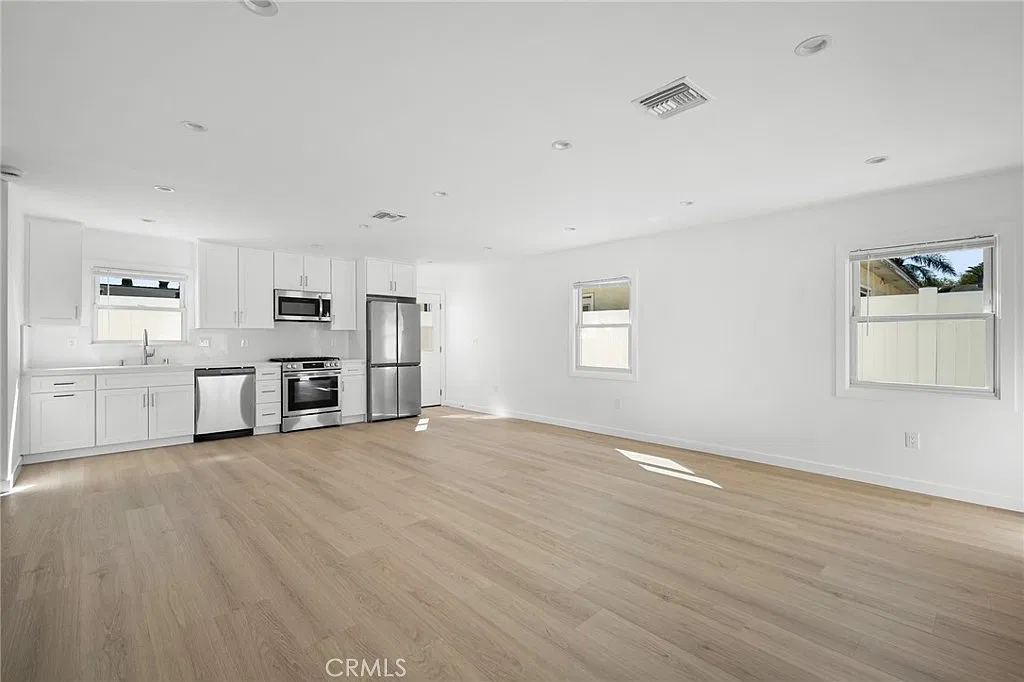 2 bed, 853 sqft, $3,500 — Photo 4