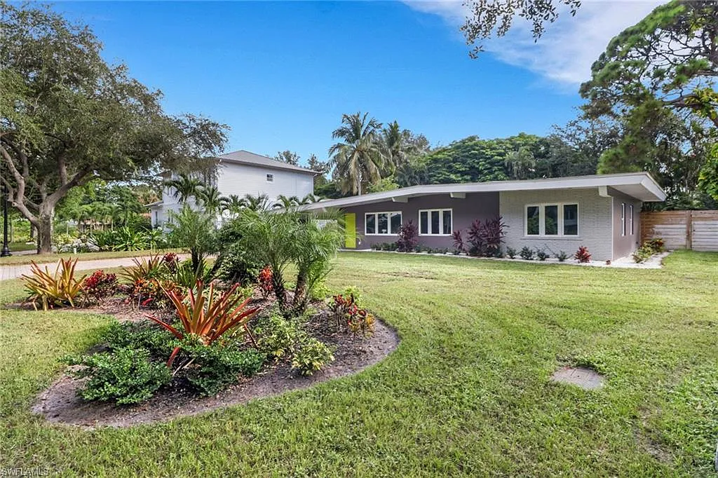 2 bed, 2.5 bath, 1760 sqft, $8,000 — Photo 2
