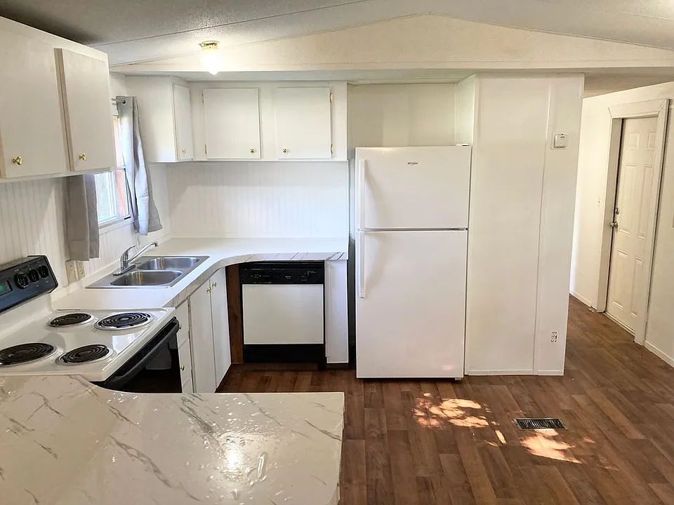 118 Stuart Cir SE #MANUFACTURED HOME