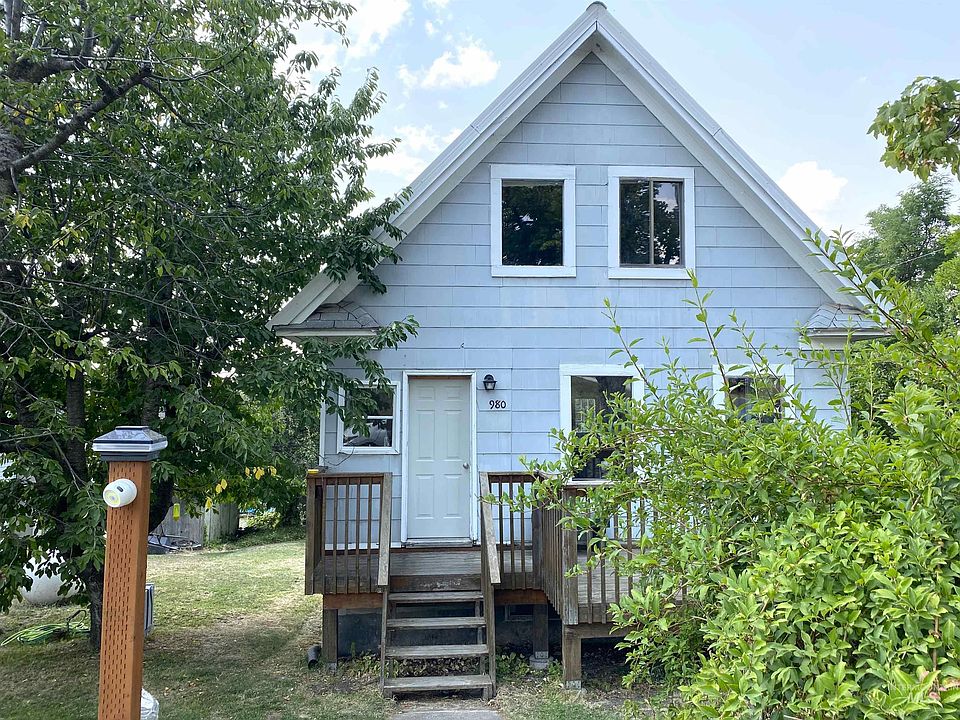 1st image of 980 Larch St