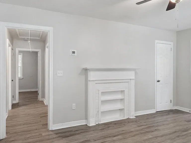2231 Greenwood St — Photo 2
